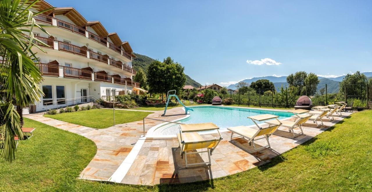Hotel Garni Gruener Baum Laives Exterior foto