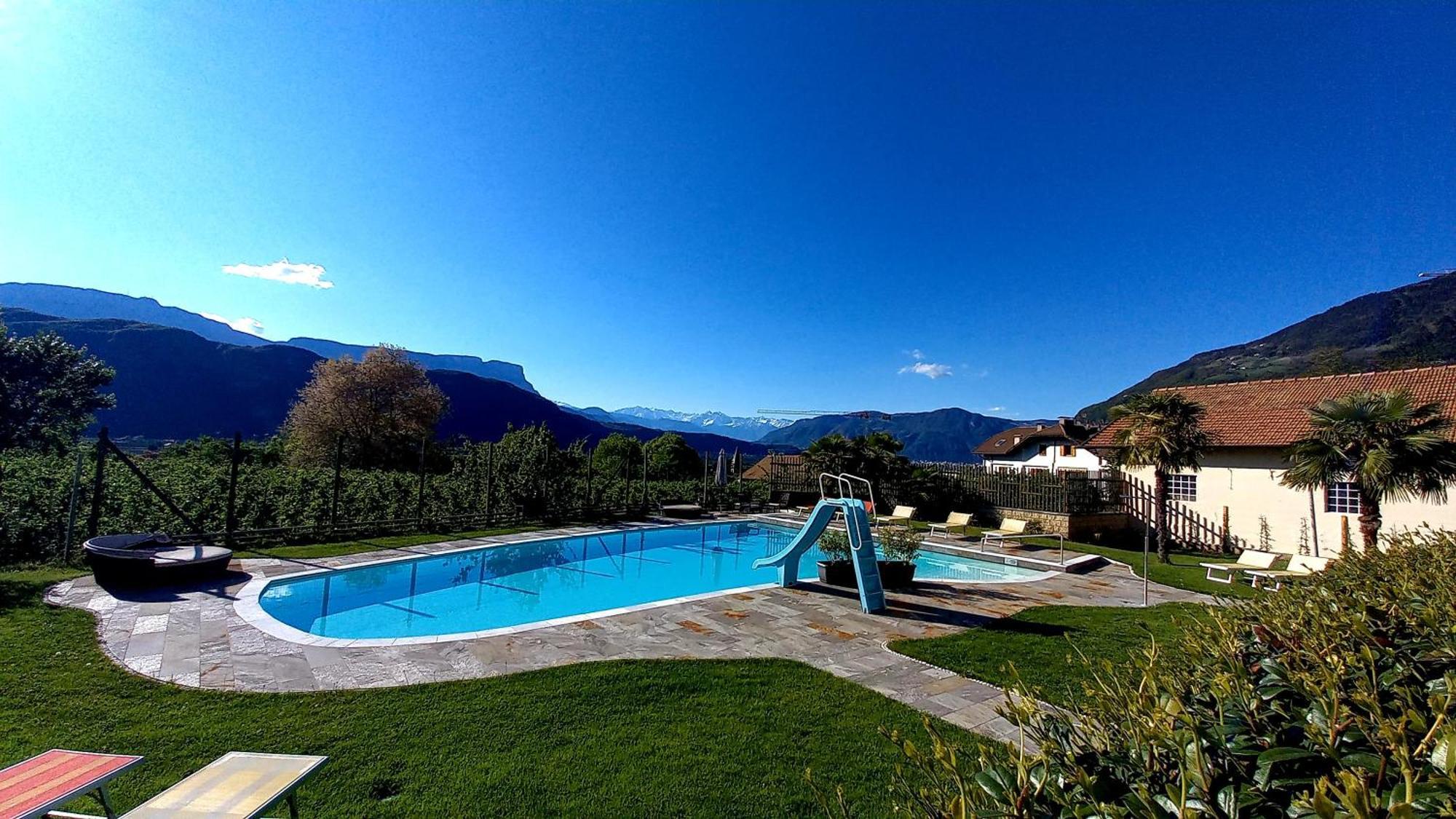 Hotel Garni Gruener Baum Laives Quarto foto