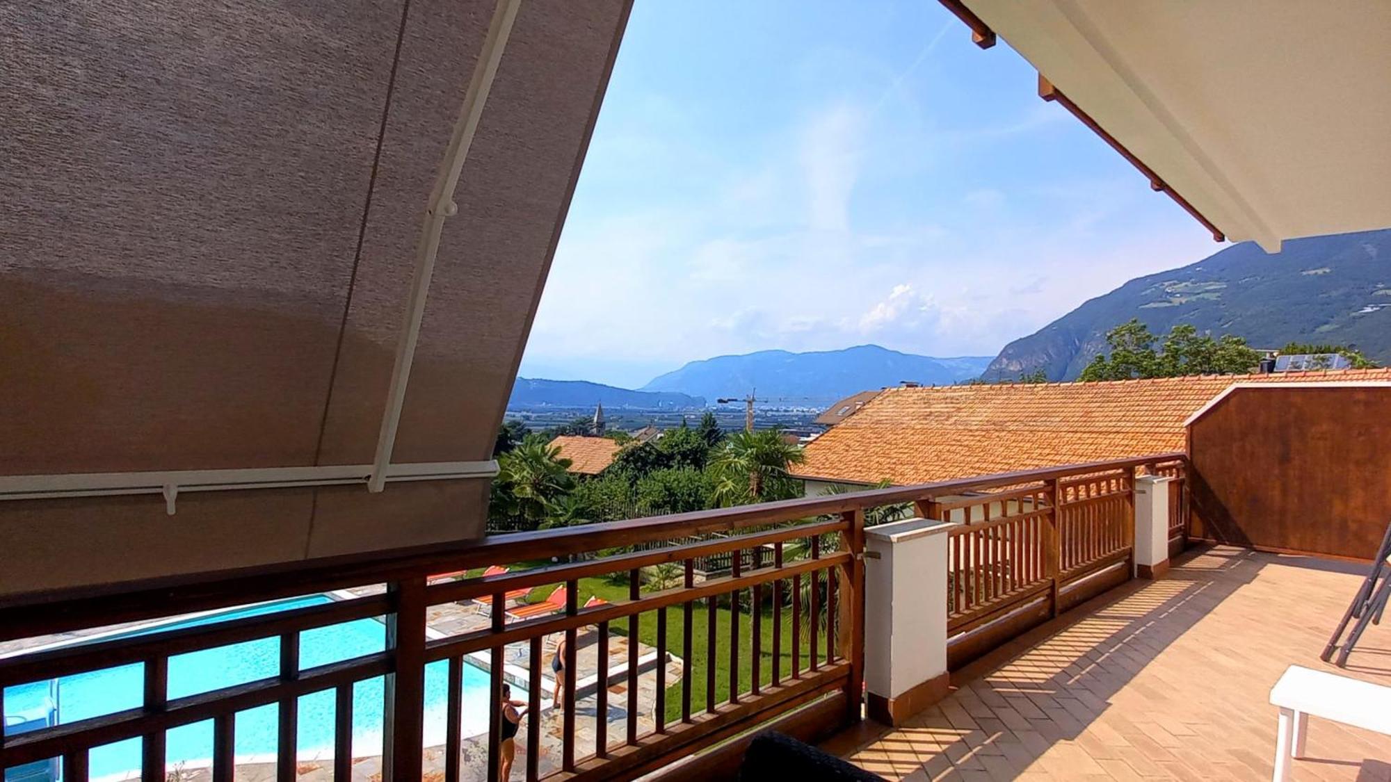 Hotel Garni Gruener Baum Laives Quarto foto